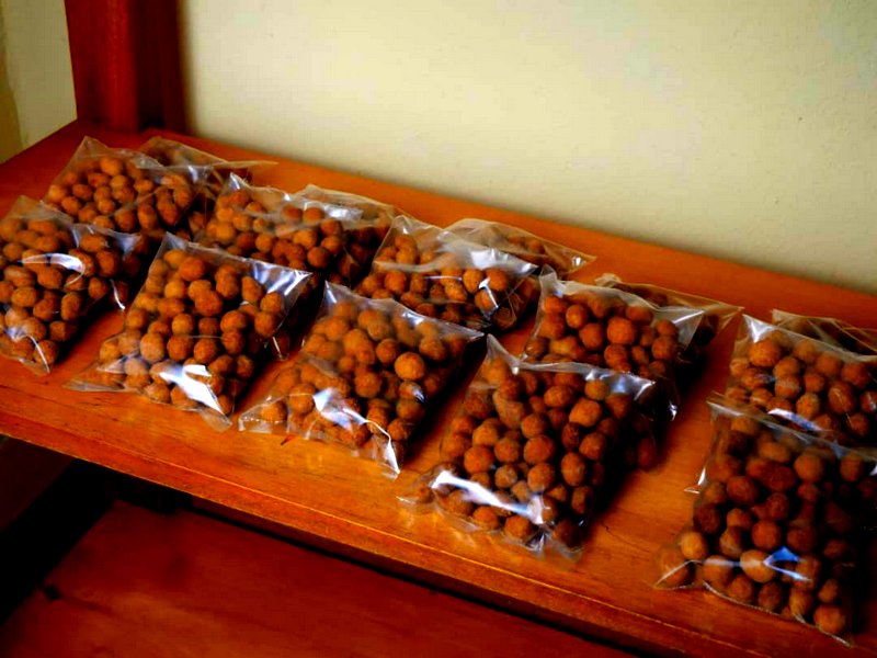 4 Paquets d'arachides enrobés